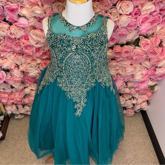 Little Girls Tea Length Emerald Dress - Picture 3 of 7
